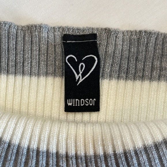 WINDSOR off the shoulder striped crop sweater Size Medium - Picture 2 of 11